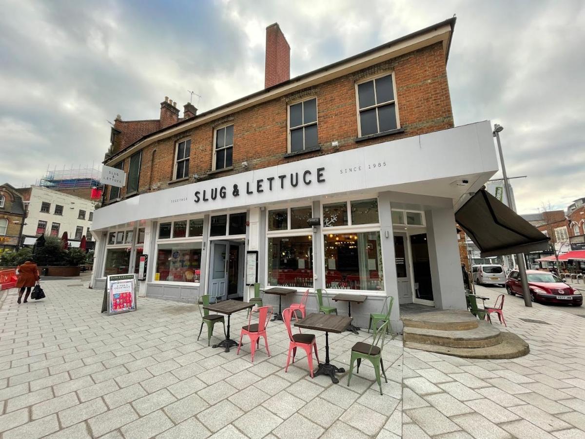 Stylish 1 bedroom flat with free parking - Housity