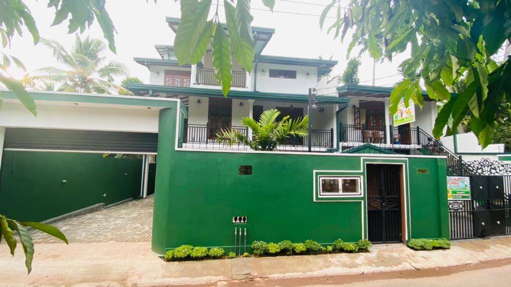 Suitetrails - Lakshan Villa