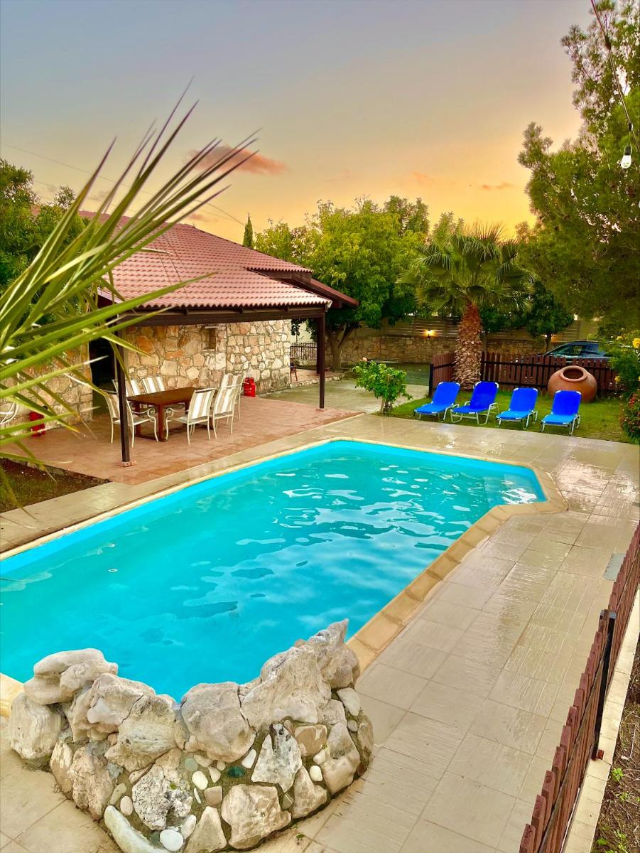 Country-Cozy Villa Pissouri Village - Housity