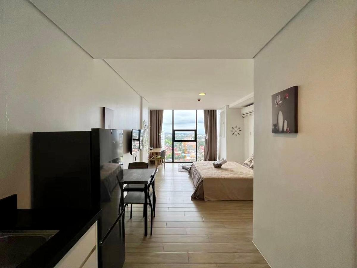 Condo in Cebu City Meridian with Netflix and WIFI, near Ayala and IT Park U03 - Housity