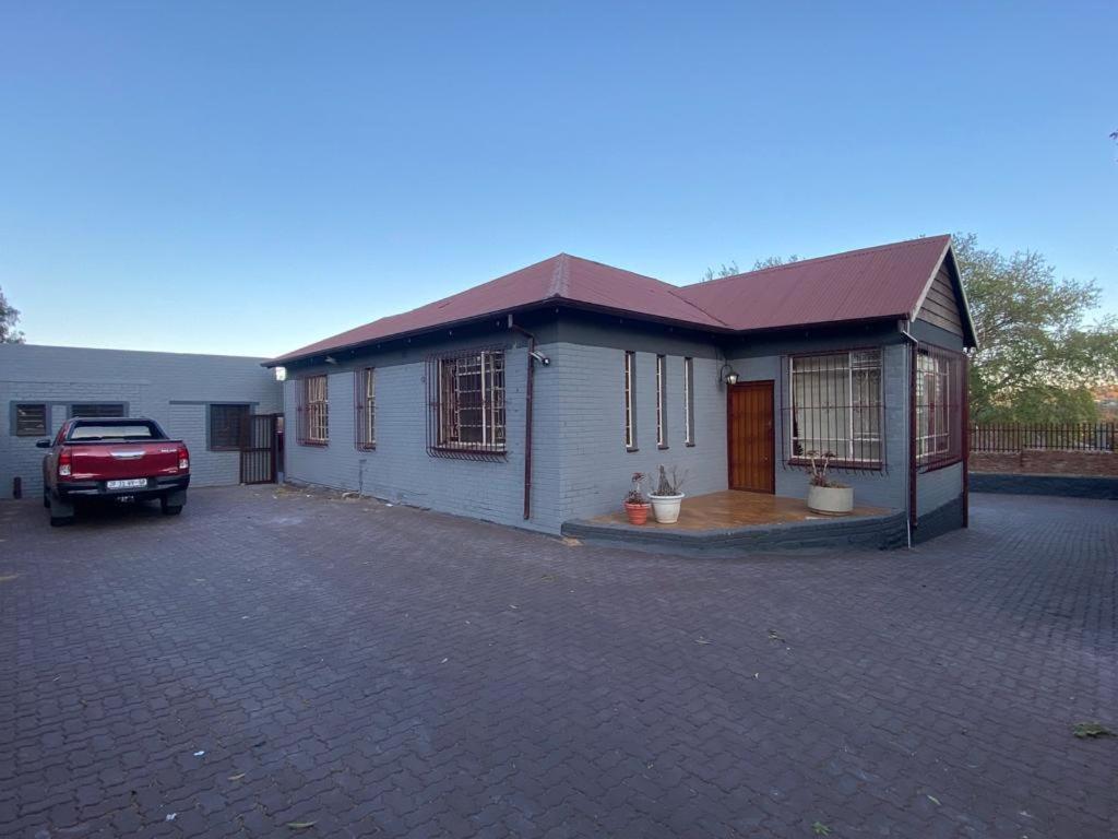 The Curve Apartments Unit 3 - Housity