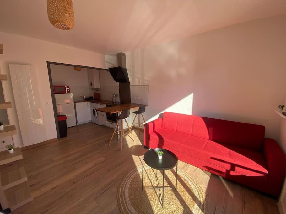 Studio moderne et cosy avec balcon et parking - Housity