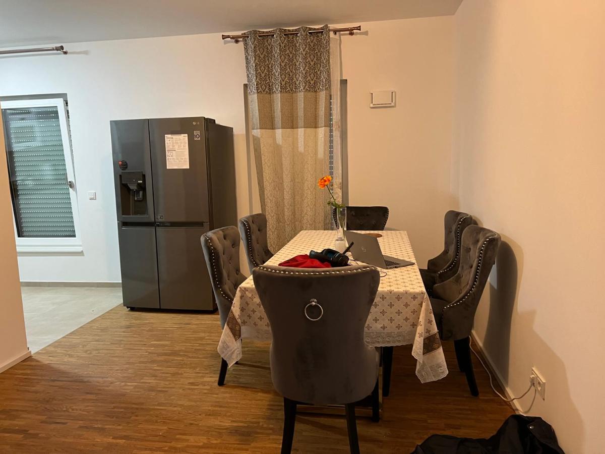 Suitetrails - Three Bedroom apartment in City centre with a Grand Garden