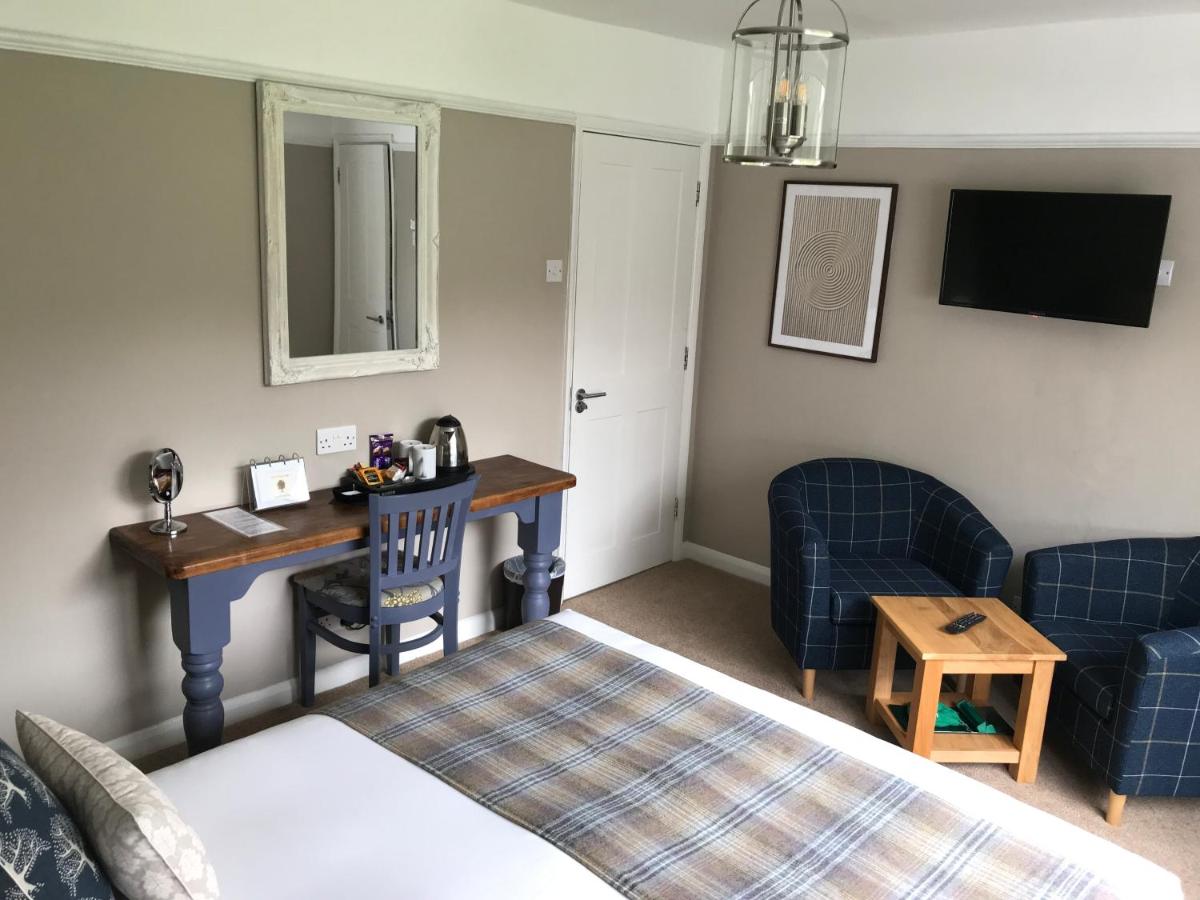 Oak Tree Lodge & Holiday Parking - Housity