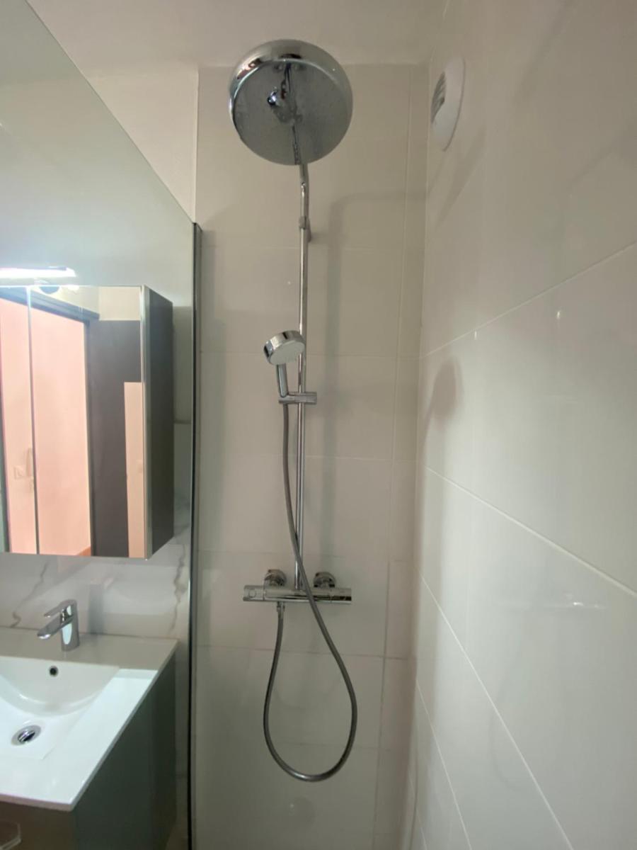Studio moderne et cosy avec balcon et parking - Housity
