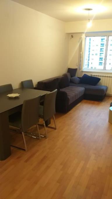 Nikolov Apartment - Housity