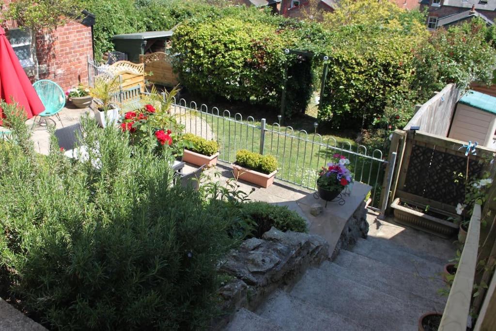 Hideaway between Coast and Moors in a beautiful Village apartment - Housity