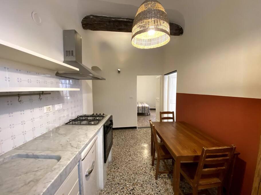 Appartamento a 6 minuti da Acquario e Stazione - Housity