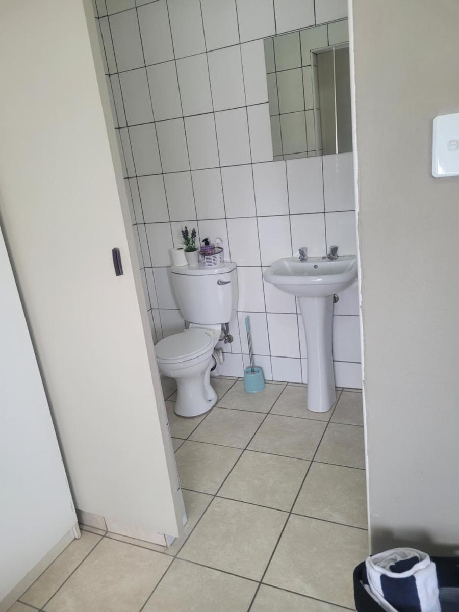 The Westpoint -Modern ,secure apartment - Housity
