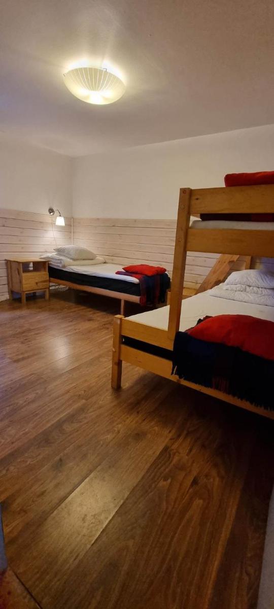 Hassela Vandrarhem - Housity