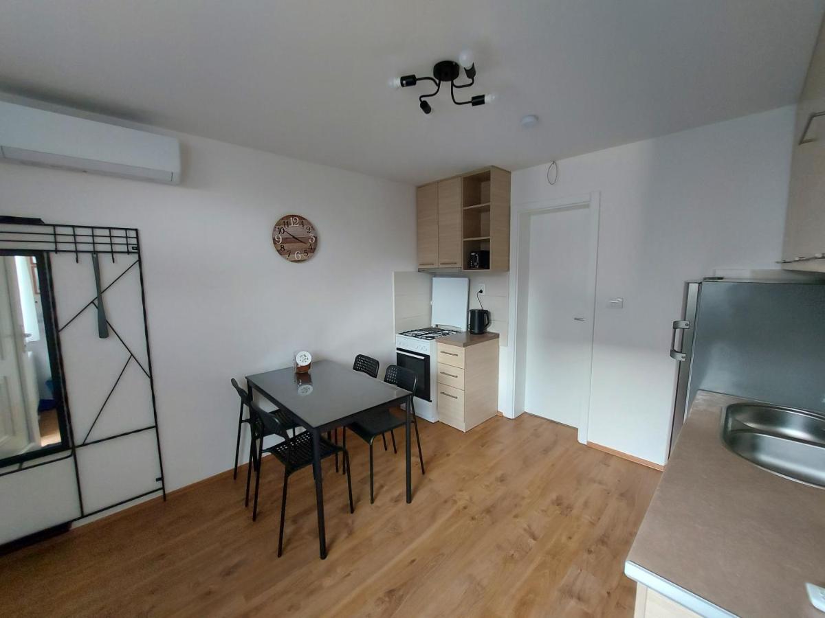 Garden House Novi Sad - Housity