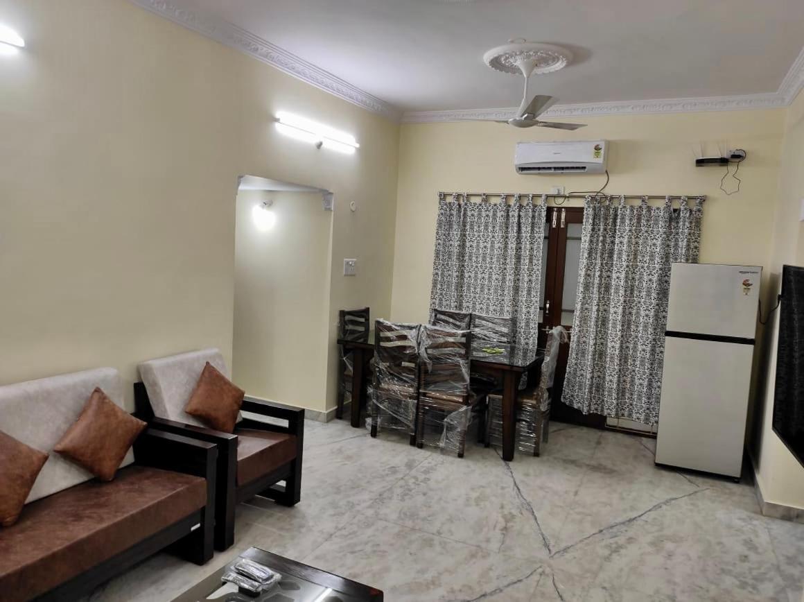 Home to explore Food, History & Shopping - Housity