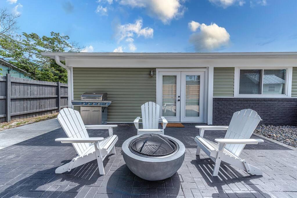 House of Kaktos located in Central Wilmington. Sleeps 8 - Housity