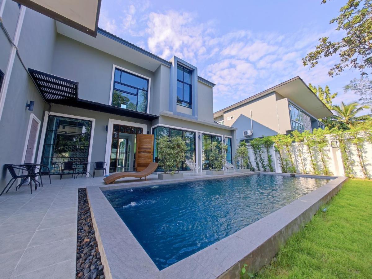 Yong chi si mi hong pa bie shu - Housity