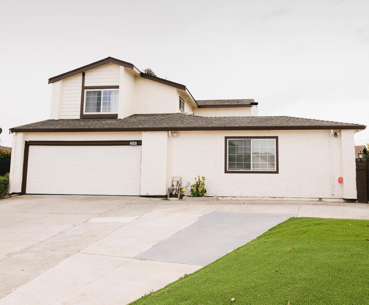 Luxury Sport & Gym Vacation House 10 Guests 5BR 2000sqft - Housity