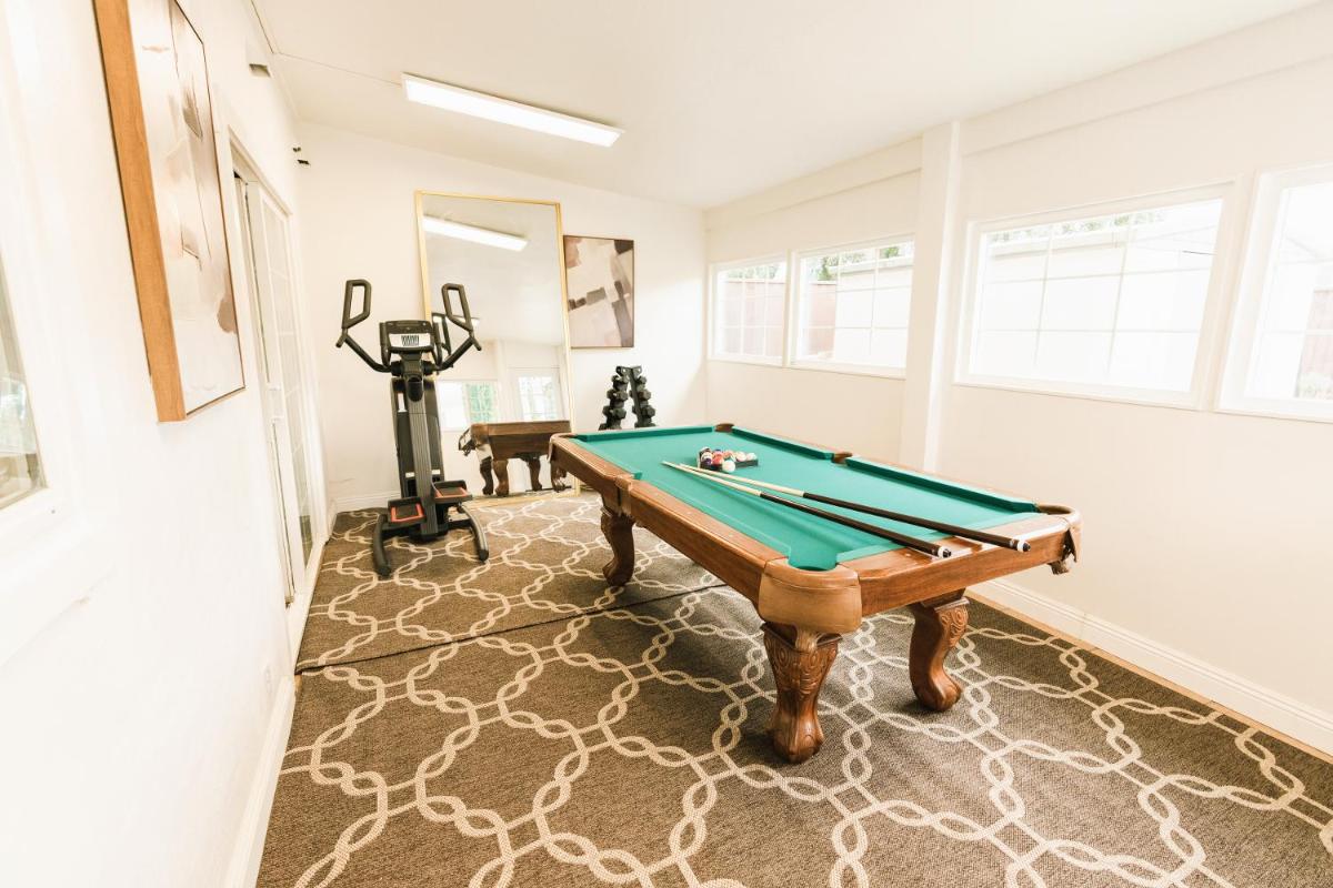 Luxury Sport & Gym Vacation House 10 Guests 5BR 2000sqft - Housity