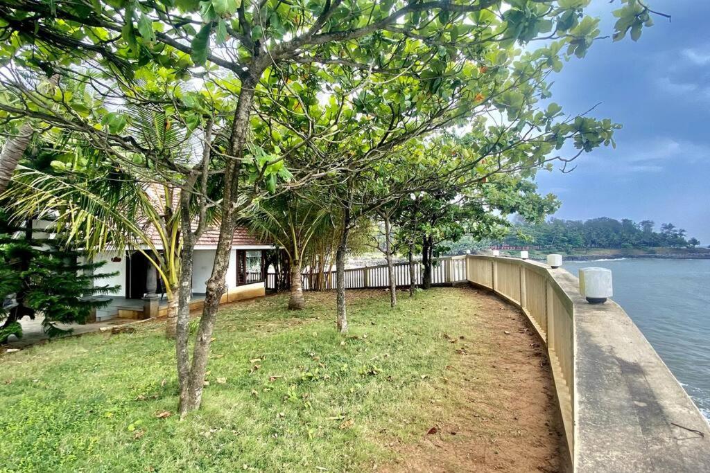 Willo Stays Sea View Home Kannur Landsend - Housity