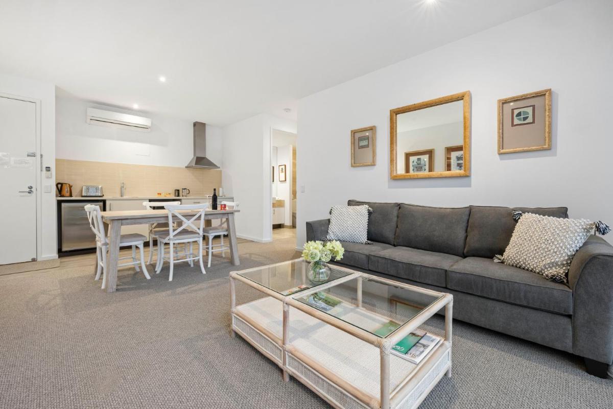 Relax at 54 - Housity
