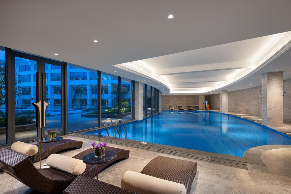 White Swan Hotel Taizhou - Housity