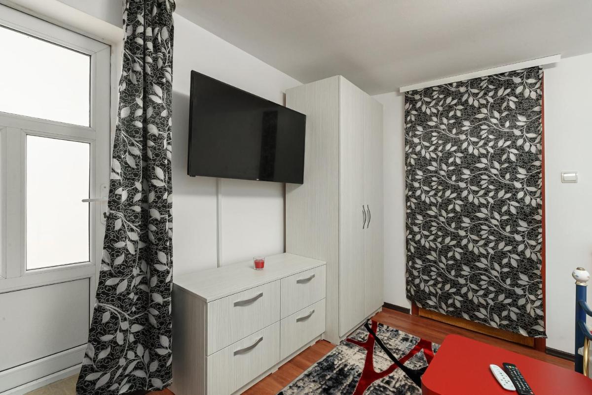 Stone Gate Apartment #3 - Housity