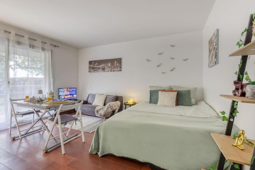 ZEN studio 20 minutes Paris, CDG, Stade de France - Housity