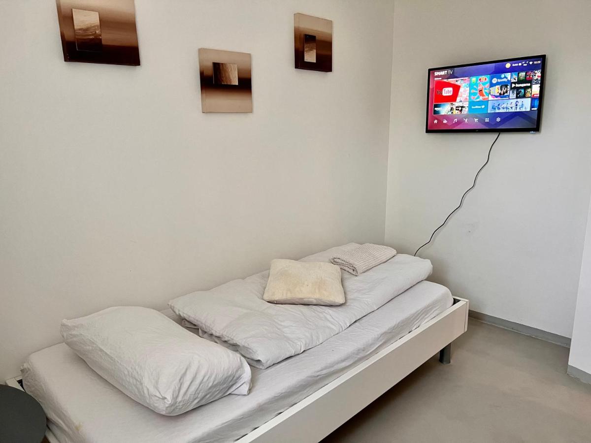 Smart Stay Budget Room - Housity