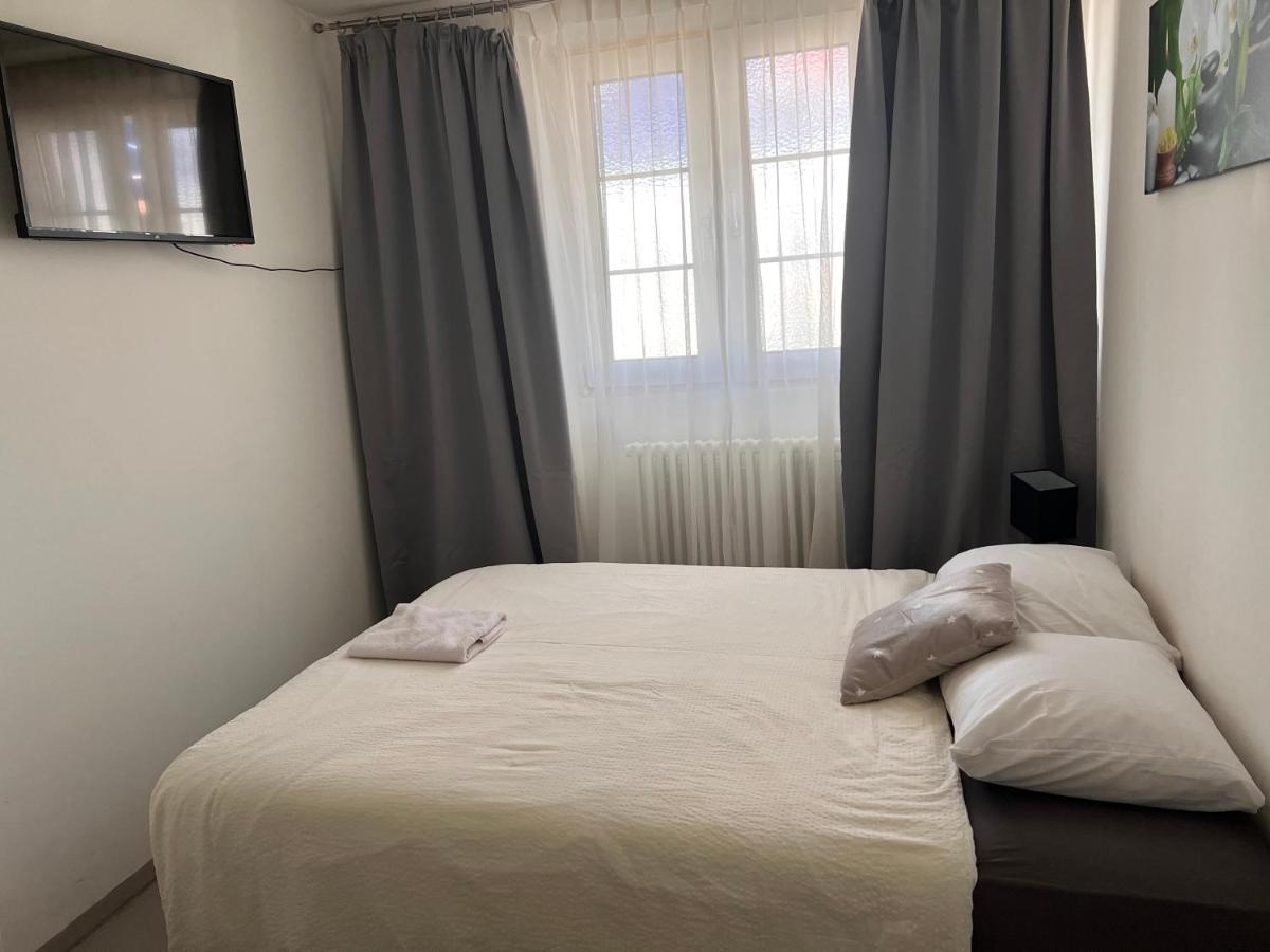 Smart Stay Budget Room - Housity