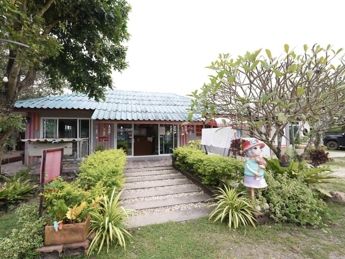 RoomQuest Chonburi Phanat Nikhom - Housity