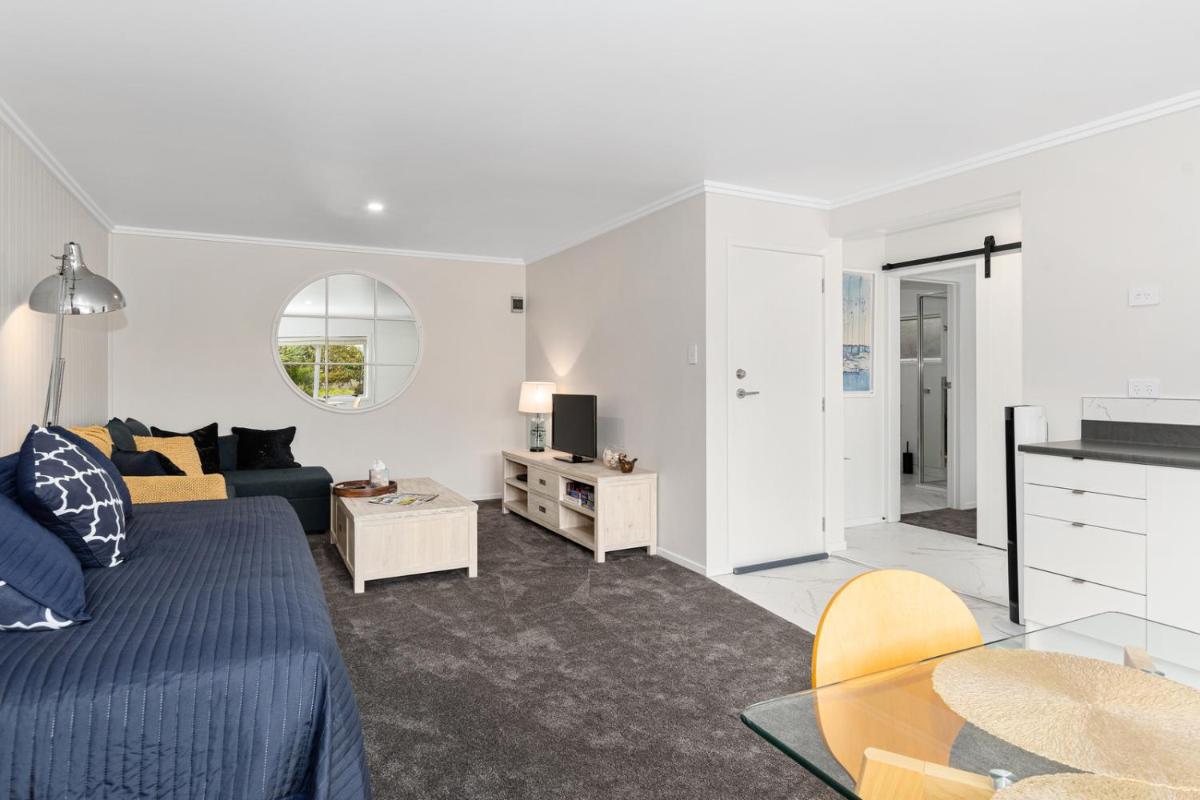 Suitetrails - River Rest - Ruakaka Holiday Home