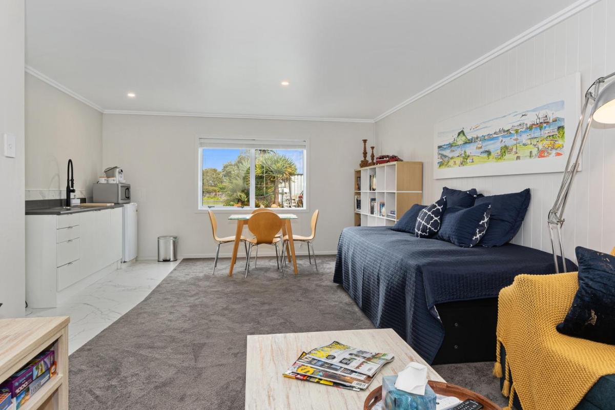 Suitetrails - River Rest - Ruakaka Holiday Home