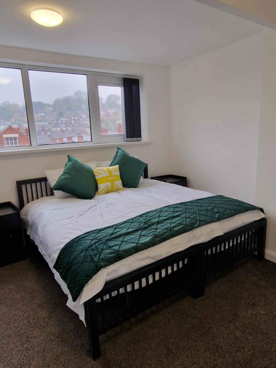 Balco Sherwood Apartment - 2 Bedrooms, 5 beds - Sky tv and internet - Housity