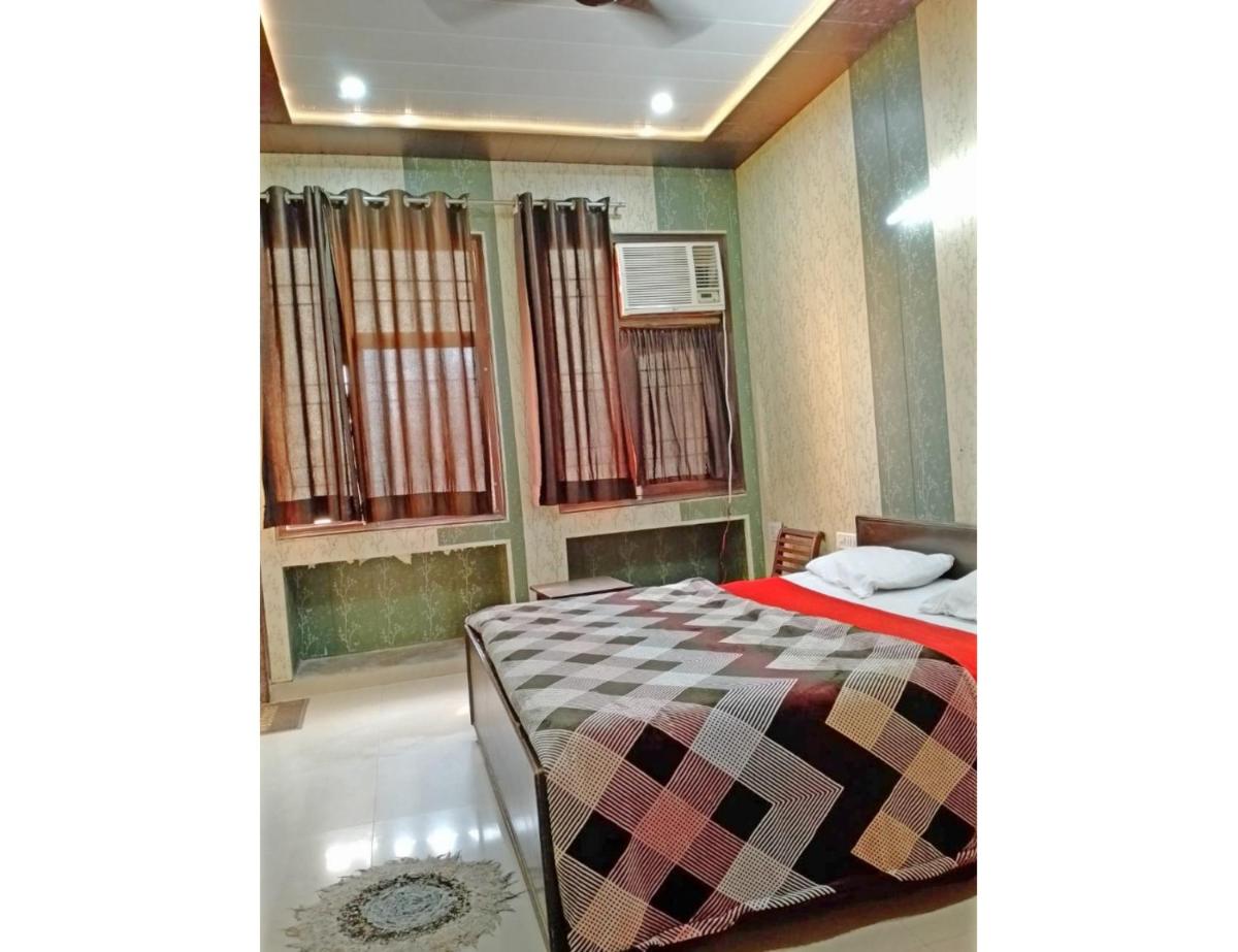 Hotel D R Residency, Agra - Housity