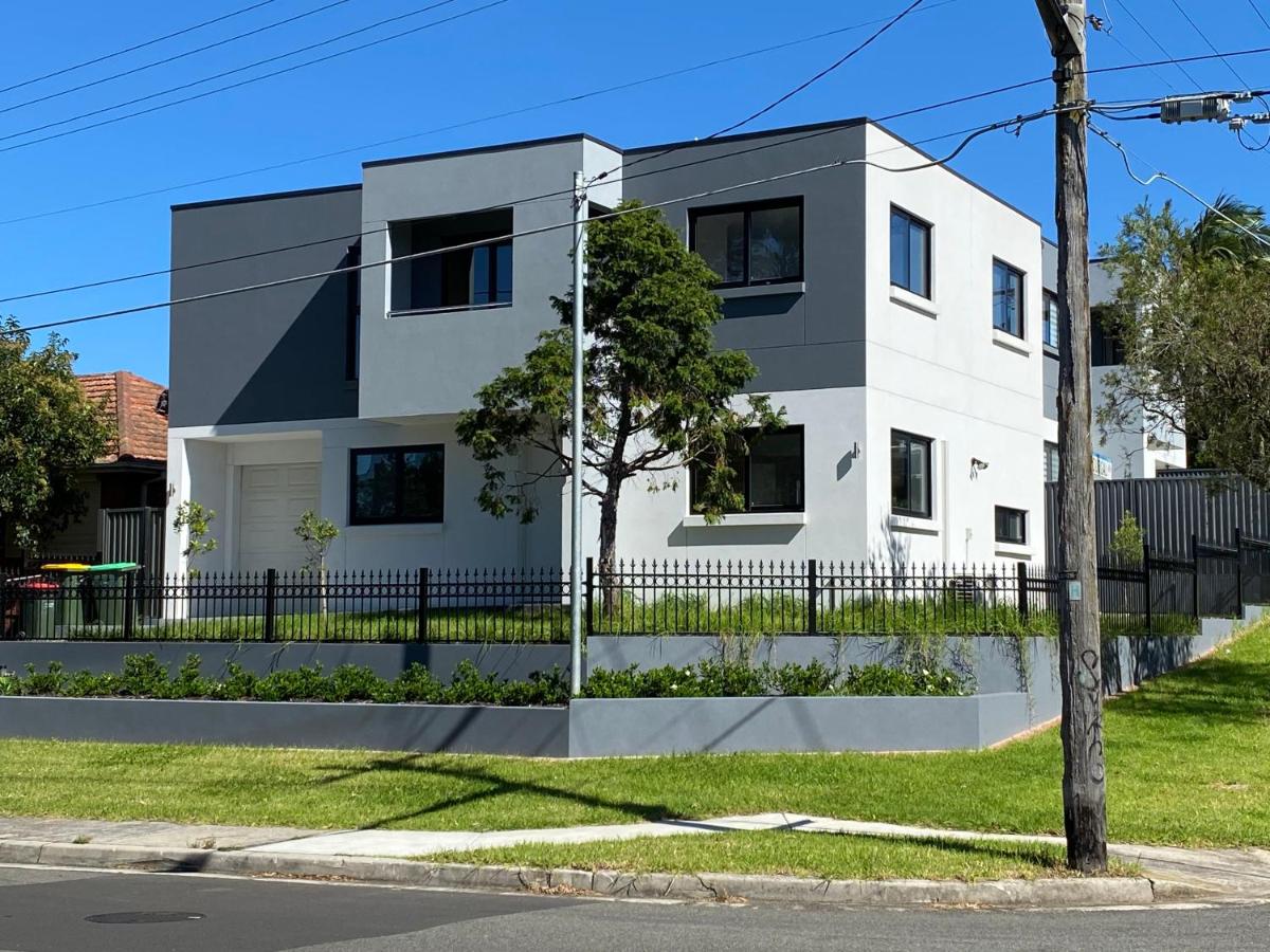 New Gymea House - Housity