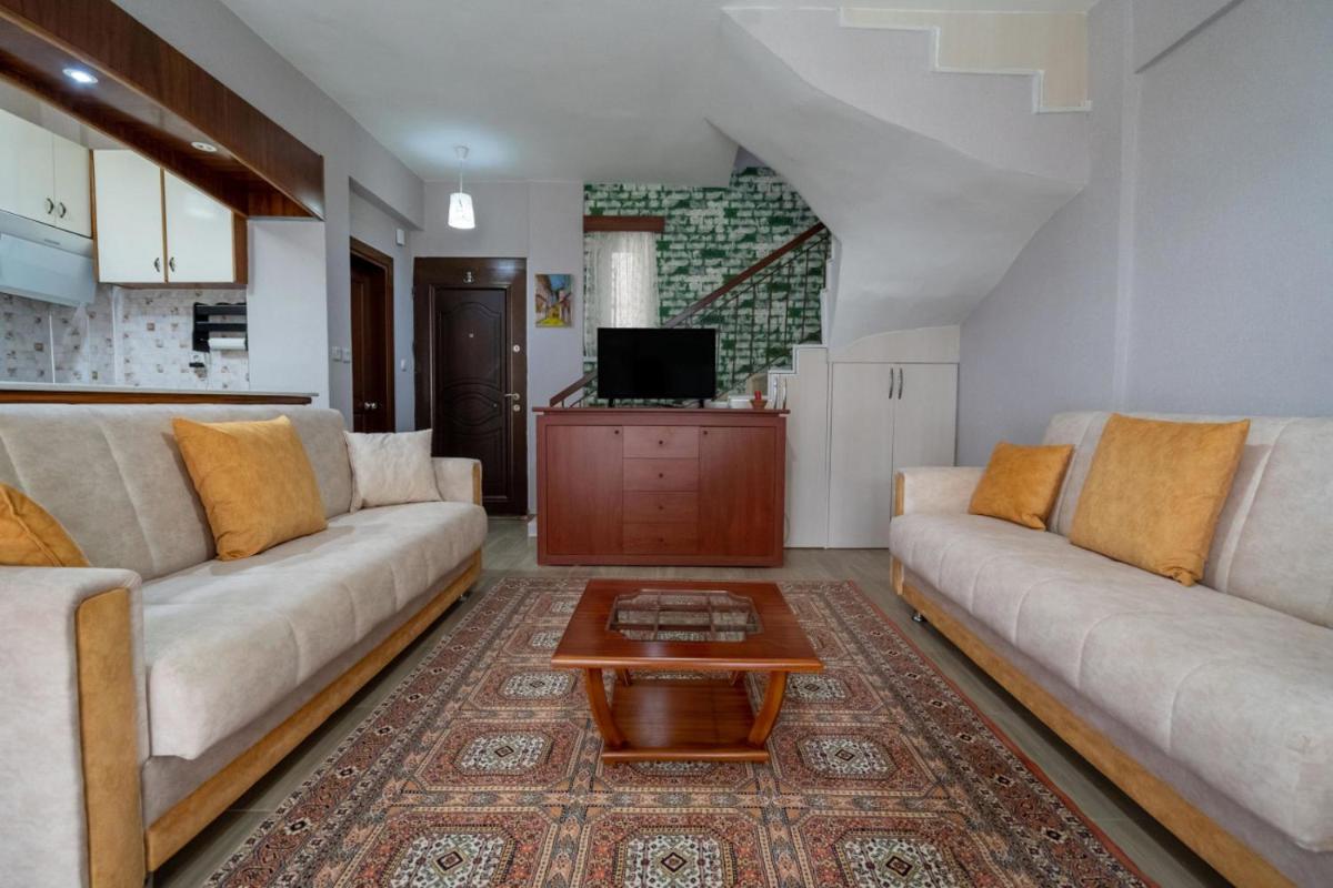 Serene House in Antalya with Shared Pool Garden - Hizvo
