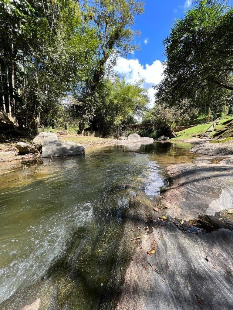 Suitetrails - Fazendinha Paraíso/suíte privativa/cachoeira/animais