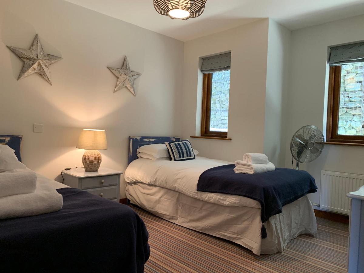 White Lodge - Coast Hideaways - Housity