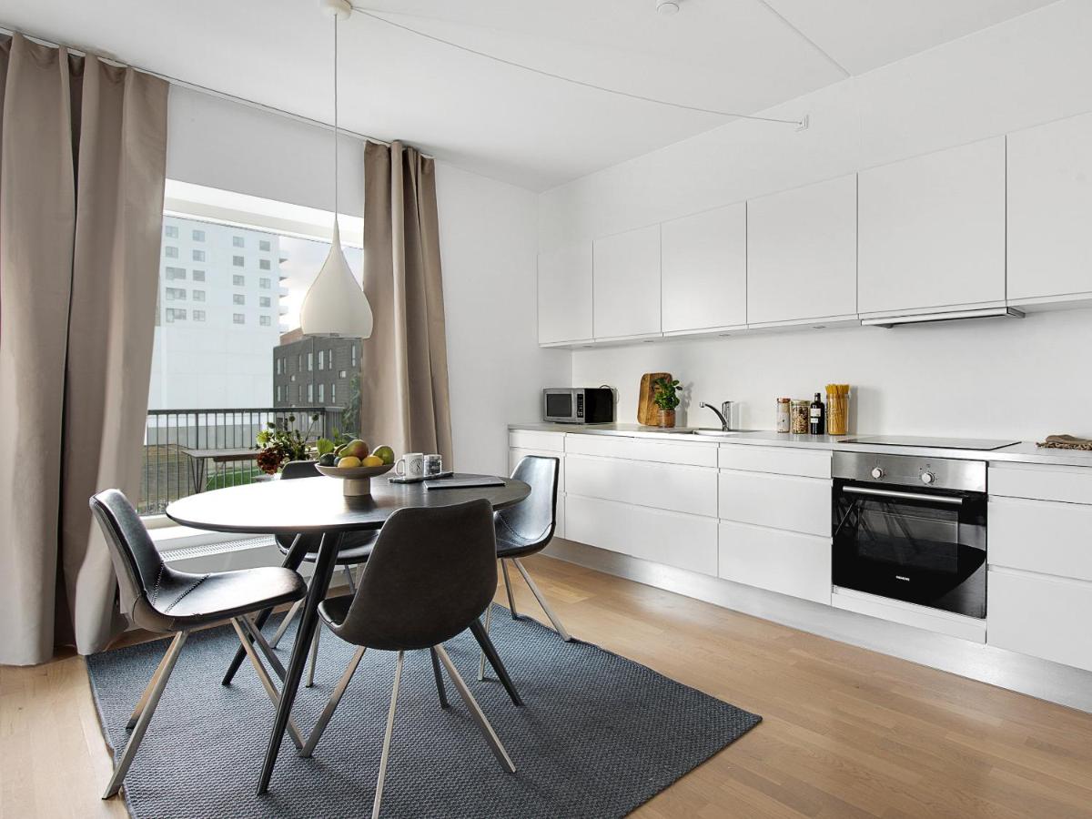 Sanders Arena - Precious One-Bedroom Apartment Close to Metro Station - Housity