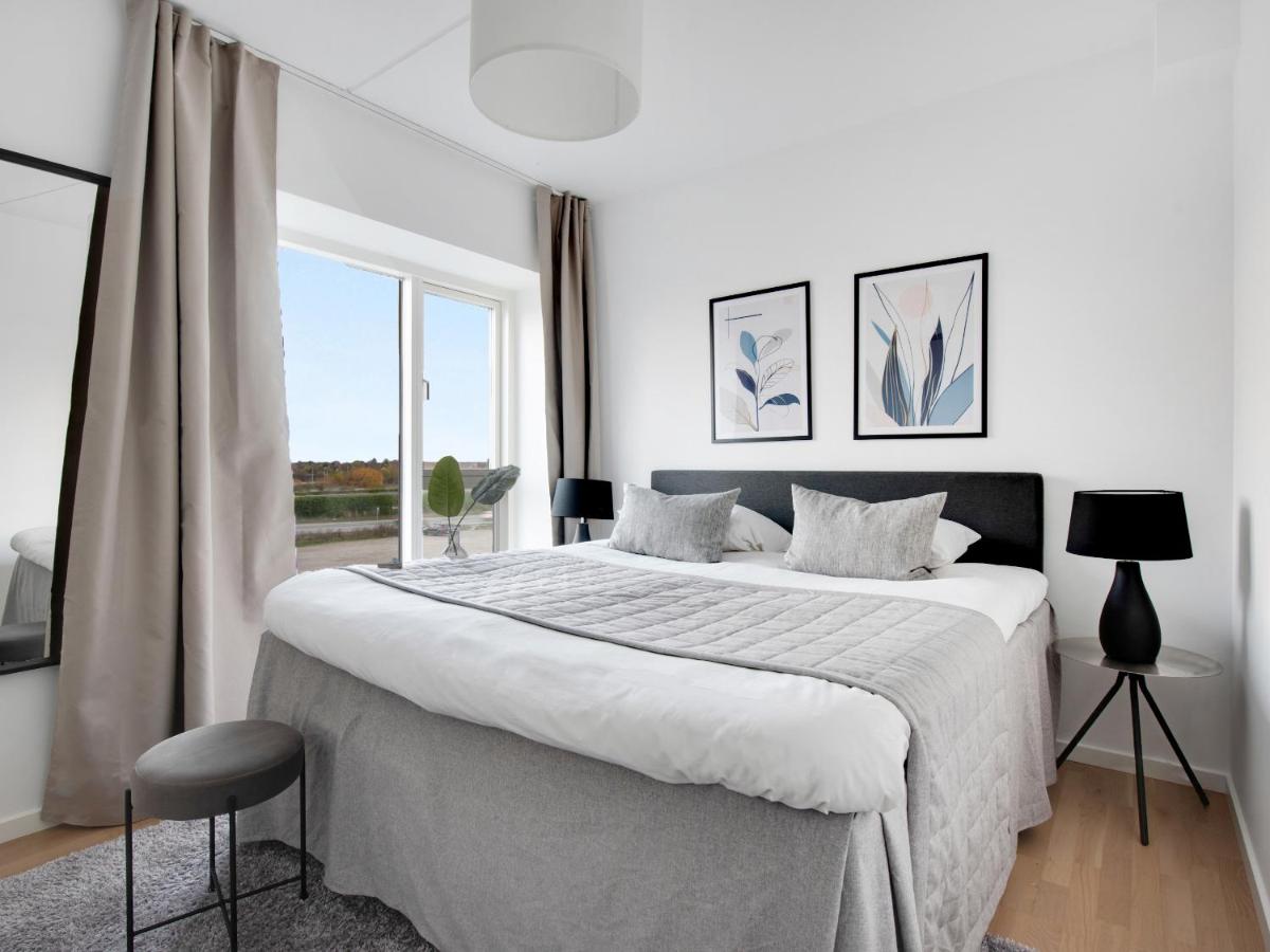 Sanders Arena - Precious One-Bedroom Apartment Close to Metro Station - Housity