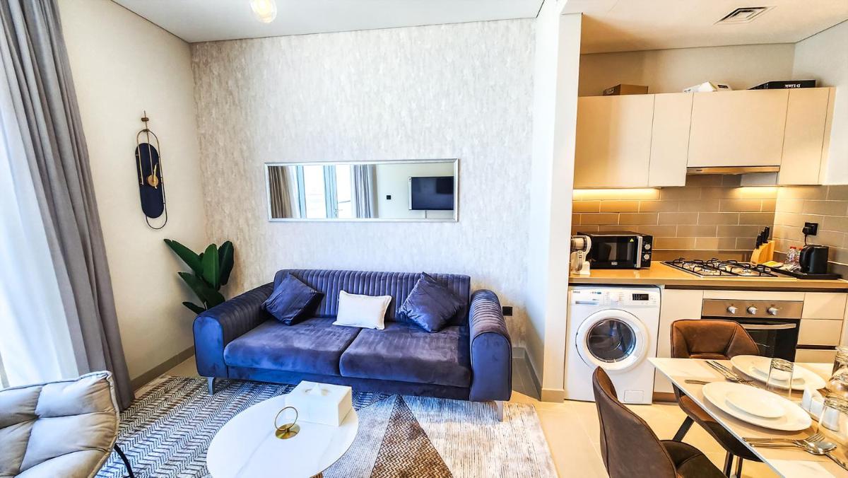 STAY BY LATINEM Luxury 1BR Holiday Home CV A2304 near Burj Khalifa - Housity