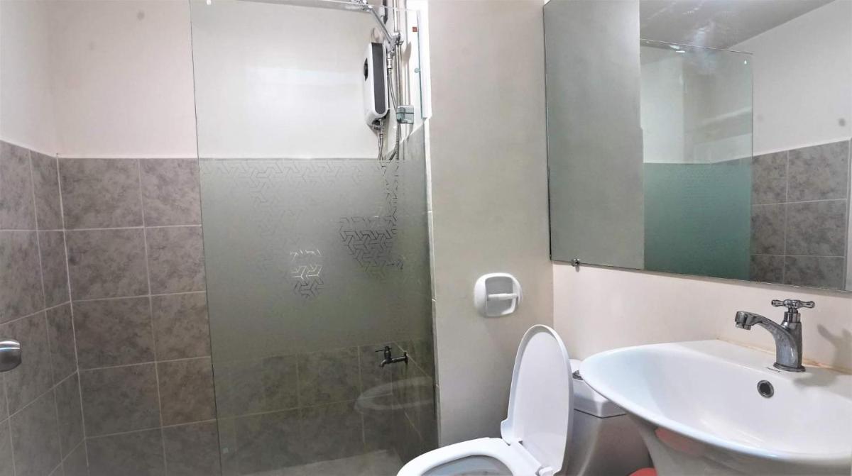 Relaxing Studio five in Bacolod across Ayala Mall - Housity