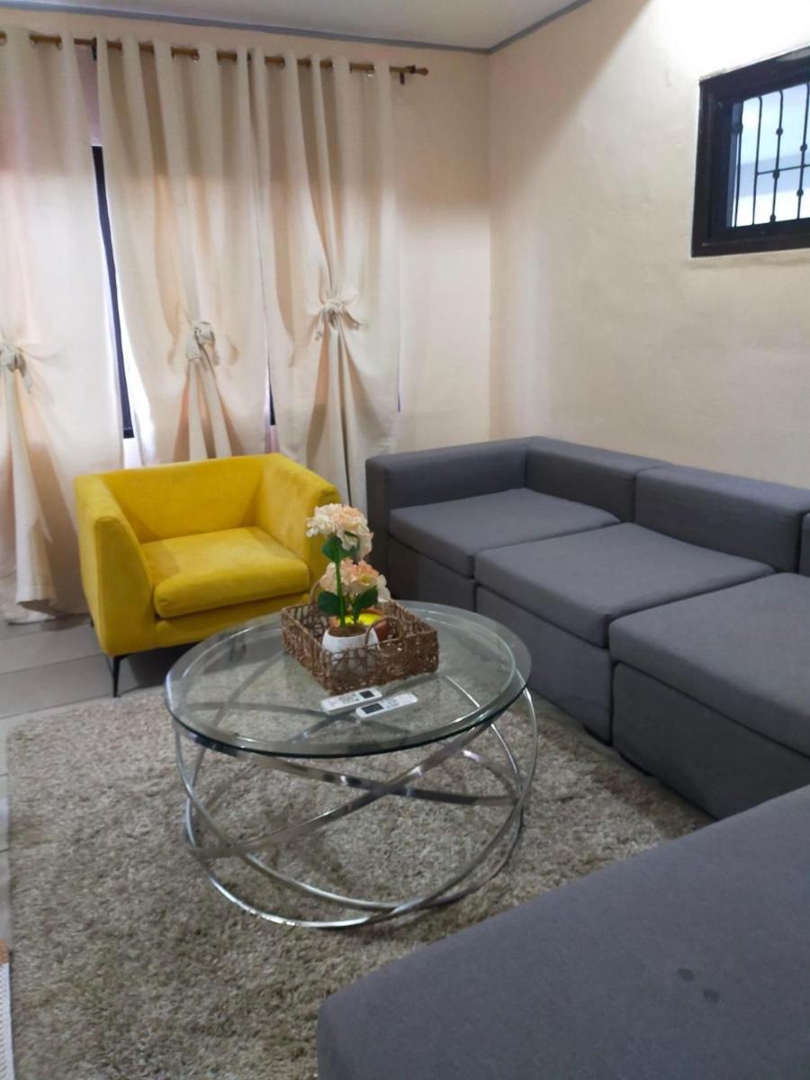 4 bedroom 2 bath house - Housity