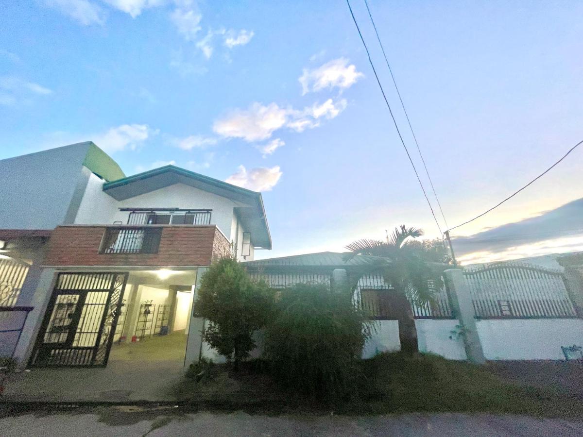 4 bedroom 2 bath house - Housity