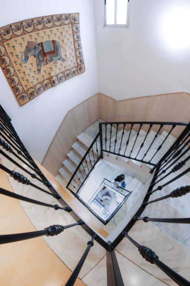 Hotel Delphos - Housity