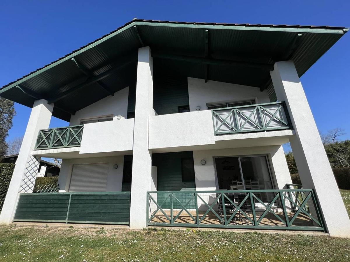 Appartement T2 confortable avec terrasse sud et parking, au calme, proche commerces, petit animal accepté - FR-1-495-6 - Housity