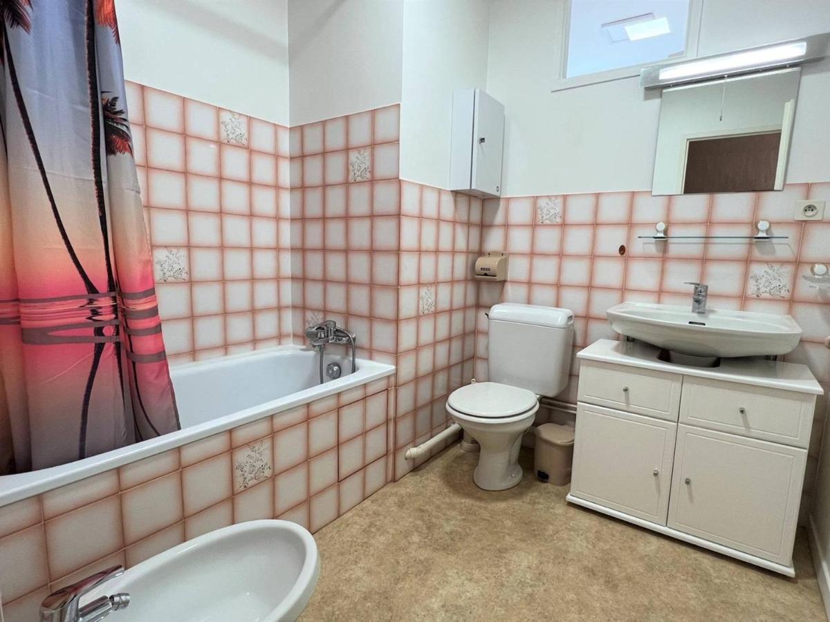 Cambo-les-Bains : T1 Bis lumineux avec balcon, parking, animaux admis - FR-1-495-31 - Housity
