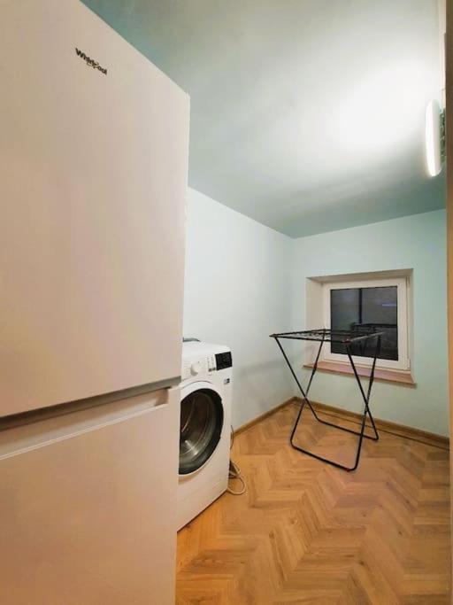 Modern Flat by Lukiskiu square - Housity