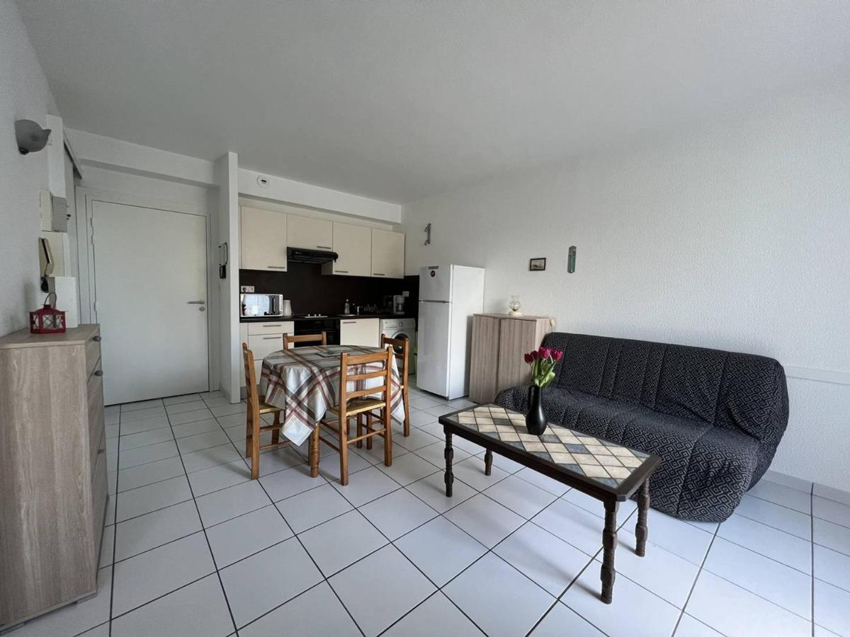 Charmant T1 avec terrasse et parking à Cambo-les-Bains, 3 couchages, Internet inclus - FR-1-495-88 - Housity