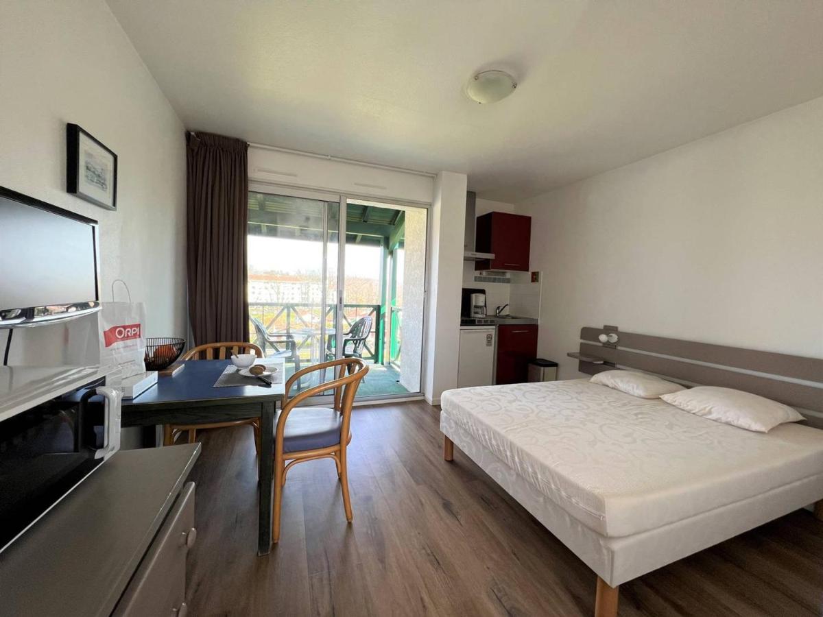 Studio Lys à Cambo-les-Bains, 2 pers, Terrasse & Parking, Proche Thermes, Animaux Acceptés - FR-1-495-98 - Housity