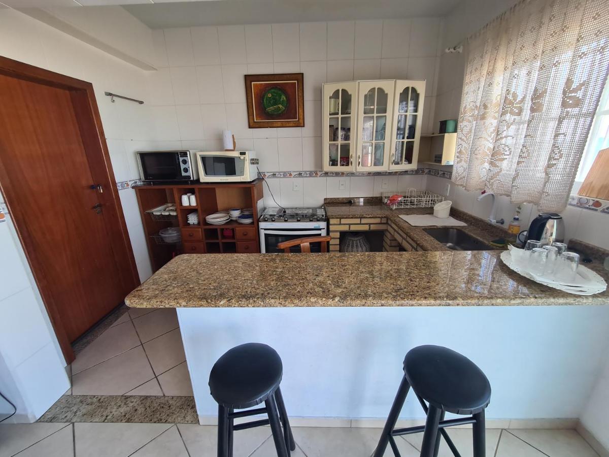 Casa ampla pé na areia SC com vista para o mar - Housity