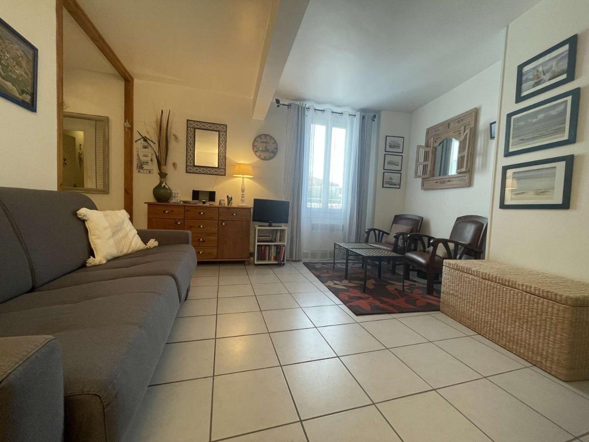 Charmant studio Saint-Martin-de-Ré, près des commerces et restaurants, idéal pour cyclistes - FR-1-246C-20 - Housity